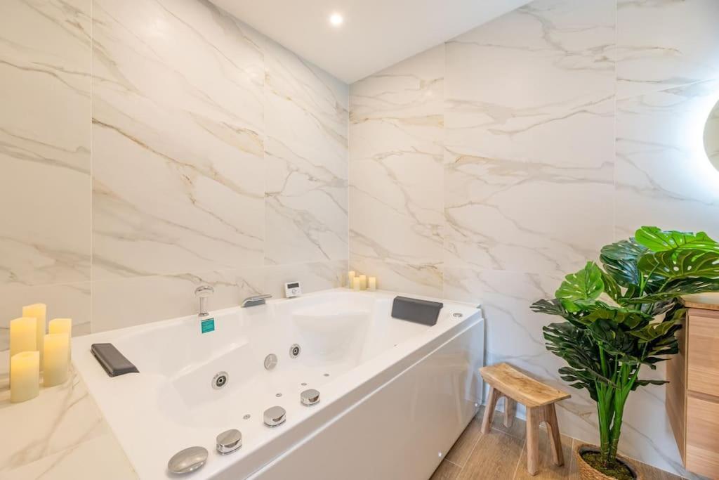 Appartamento A/c & Balneo In Of Carre D'or #renovated
